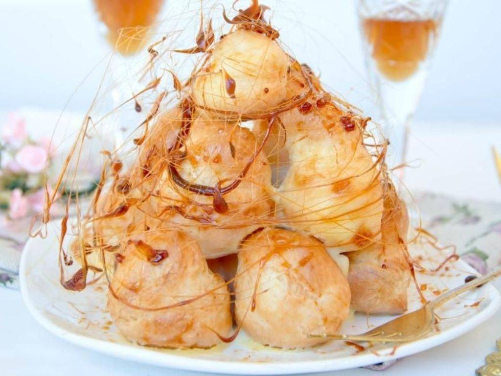 Croquembouche