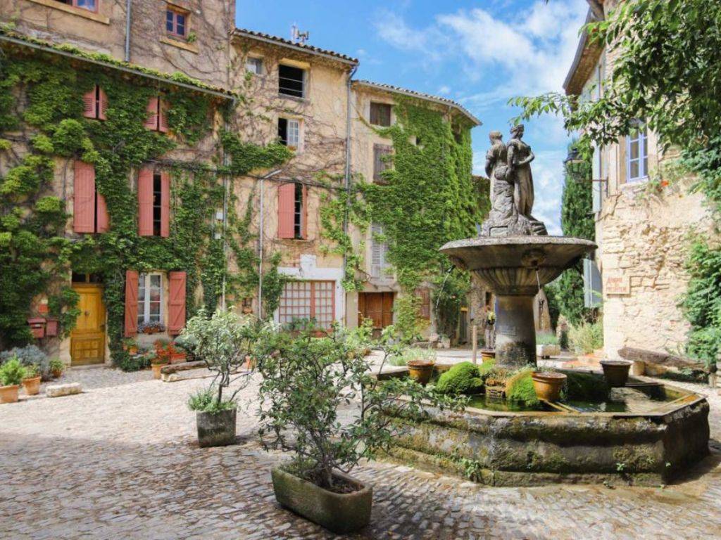 Saignon France