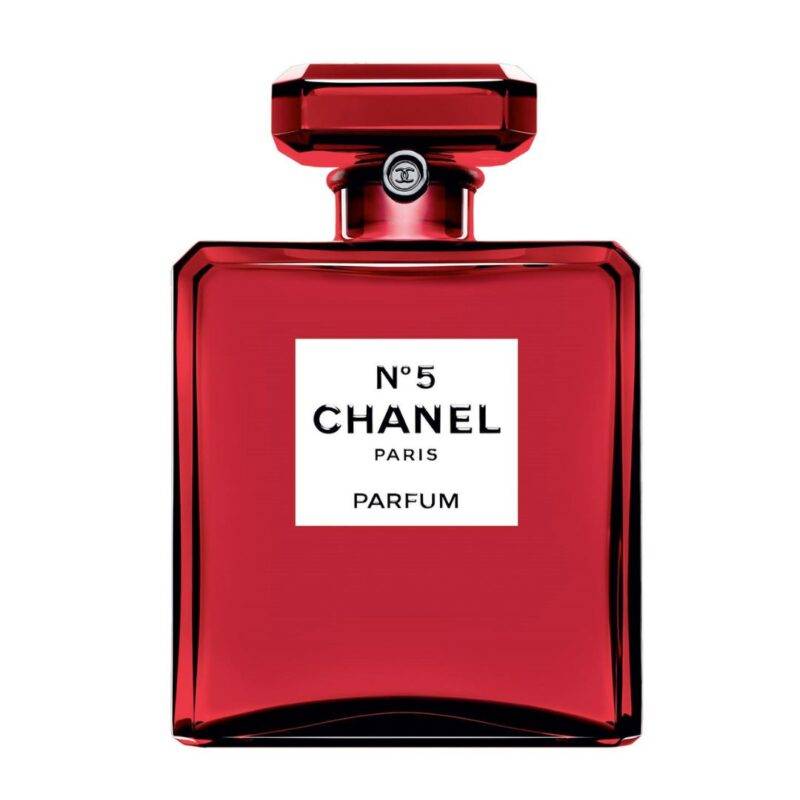 Chanel N°5 Red Edition, luxusná parfumová fľaša s ikonickým dizajnom v červenej farbe, ktorá obsahuje nadčasovú a elegantnú kvetinovú vôňu.