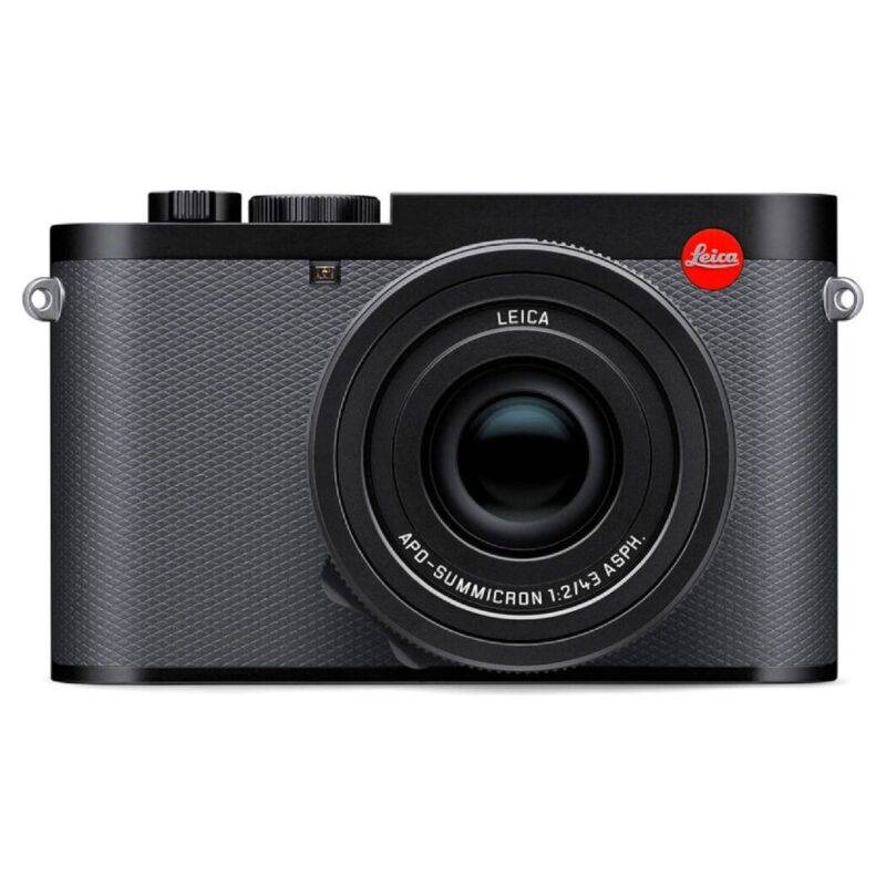 Leica Q3, kompaktný digitálny fotoaparát s vysokým rozlíšením a elegantným dizajnom, vybavený pevným objektívom a pokročilými funkciami pre profesionálnych fotografov.